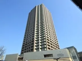 南西側からの外観