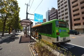 市谷仲之町交差点バス停