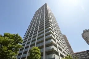 南側からの外観