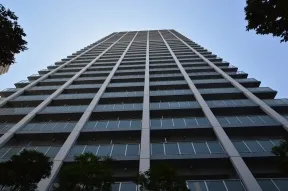 北西側からの外観