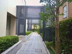 ウエストパサージュ