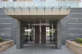 SOUTH TOWER　エントランス