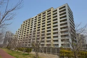 RIVER COURT