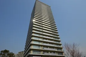 EAST　TOWER