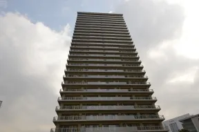 EAST　TOWER