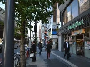 六本木通り直進