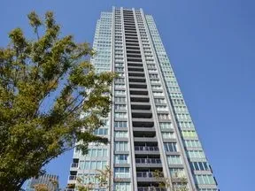 南東側より