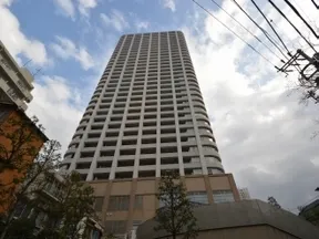 北西側からの外観
