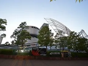 国立国際美術館