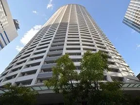 南側からの外観