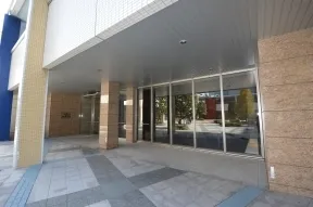 タワーイーストのエントランス