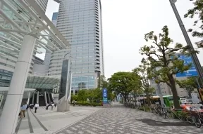 晴海トリトンスクエア前を直進