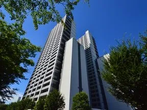 北東から見た外観