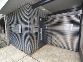 ２番館エントランス