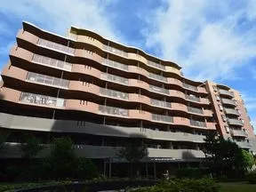 西側から見た６番館