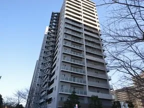 西側から見たパークアンドパークス(アク<br>アコート)