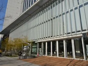 千代田図書館（千代田区役所内）