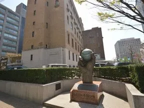 学士会館