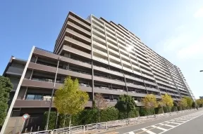 北西より外観