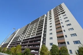 南西より外観