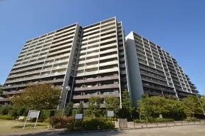 南東より外観
