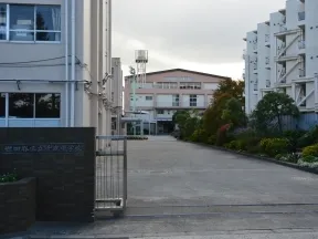 区立千歳中学校