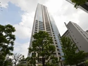 秋葉原UDXを過ぎると、東京タイムズ<br>タワーが見えます。