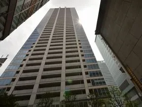南西からの外観