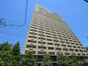南側からの外観