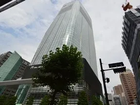 新橋エントランス側から見た外観