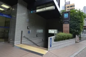 神谷町駅４b出口を出て、道なりに進み<br>ます