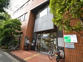 港区立みなと図書館