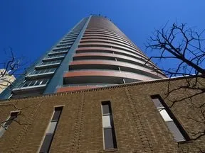 西側より
