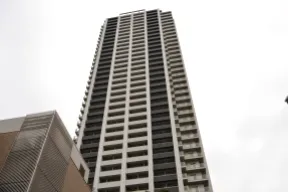 西から