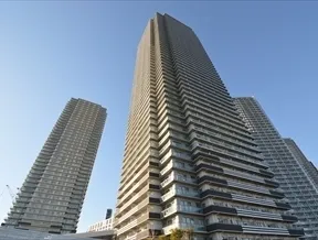 Ｗコンフォートタワーズに至ります。