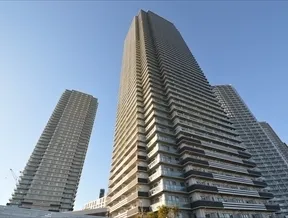 東側から見たEAST棟外観