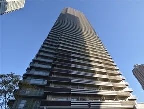 西側から見たEAST棟外観