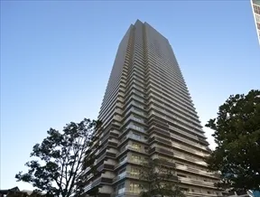 北側から見たWEST棟外観
