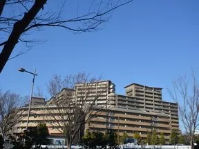 右手前方に「若葉台ワルツの杜」が見え<br>て参ります
