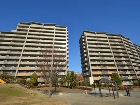 南側から見たＧ棟・Ｈ棟