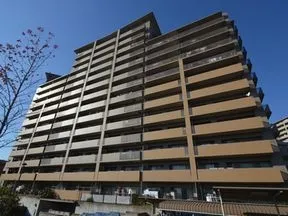 南東側から見たＢ棟