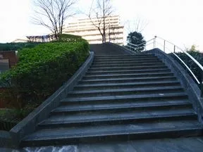 スロープ階段