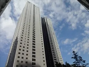ワールドシティタワーズ外観（ブリーズタワ－）