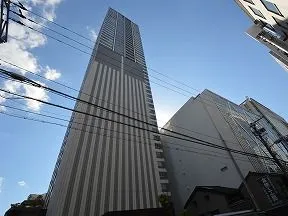 北側道路からの外観