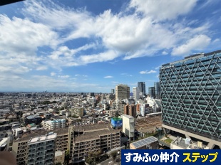 �O�����h�~���[�j�A