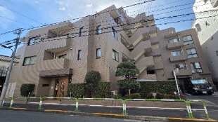 ���A�E�N���X�g��r��