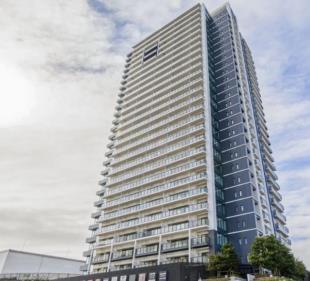 �V�e�B�^���[����N���b�V�B