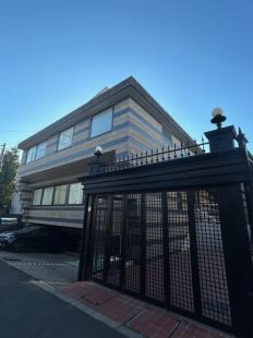 ���[�n�E�X����