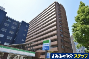 �t�@�~�[���܋�����Ԓ��O�����f�[�W