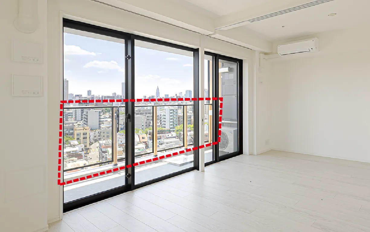 視線を遮らないガラス手すり